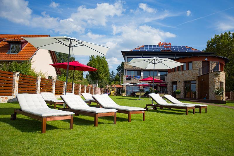 Pole Position Beach Hotel Balatonszarszo Eksteriør bilde